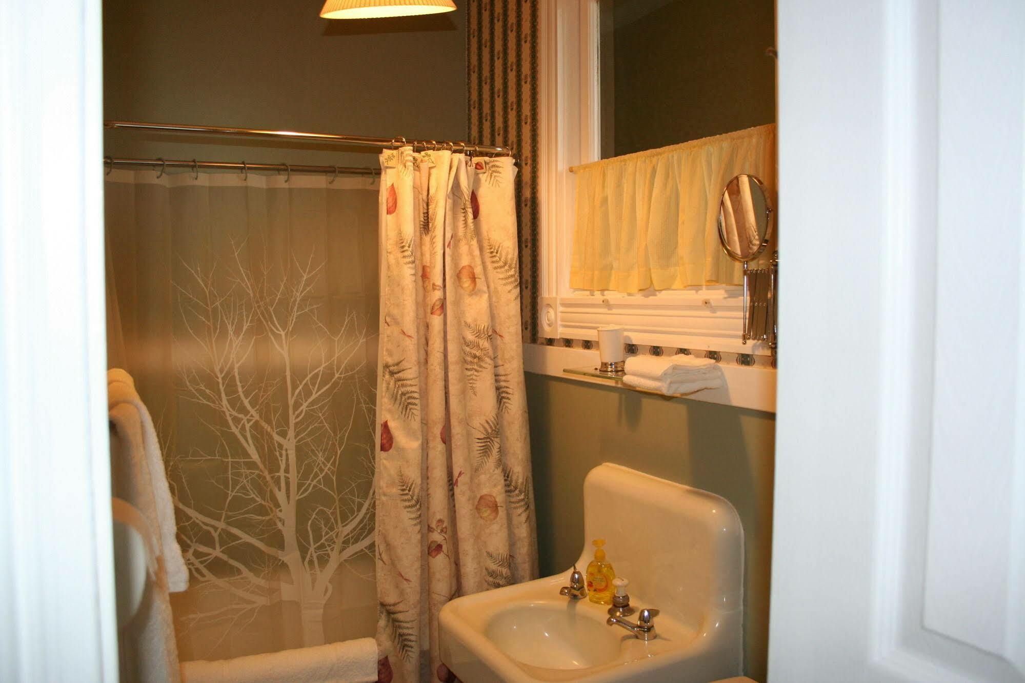 Sackville Bed And Breakfast 외부 사진