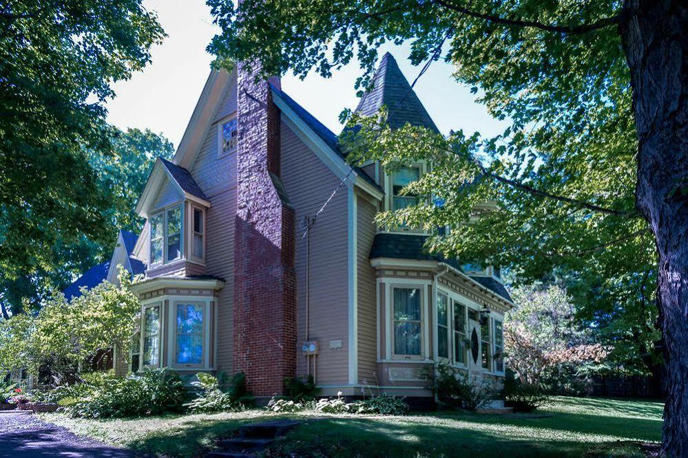 Sackville Bed And Breakfast 외부 사진